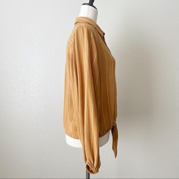 American Eagle Front Tie Striped Button Down Women’s Shirt - Picture 6 of 10